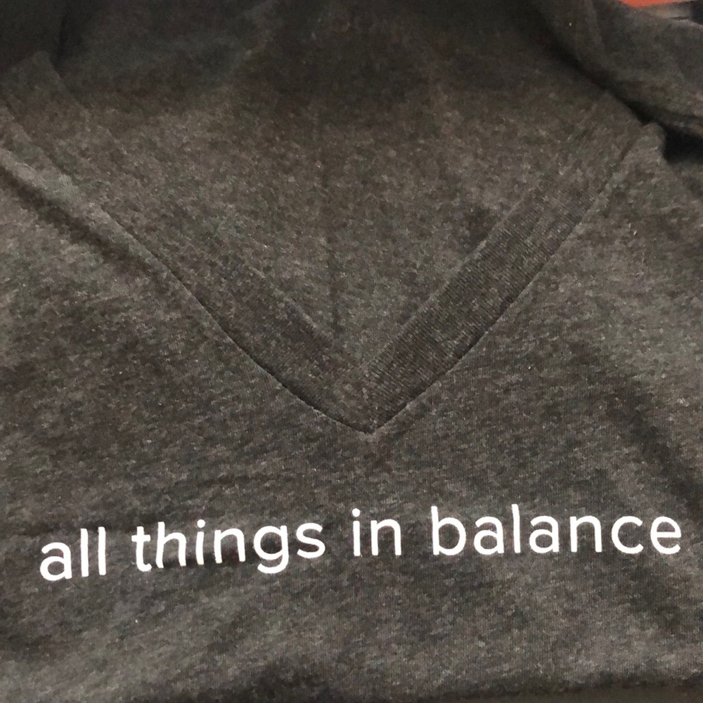 Oprah “All Things in Balance” tee t-shirt XL       v neck